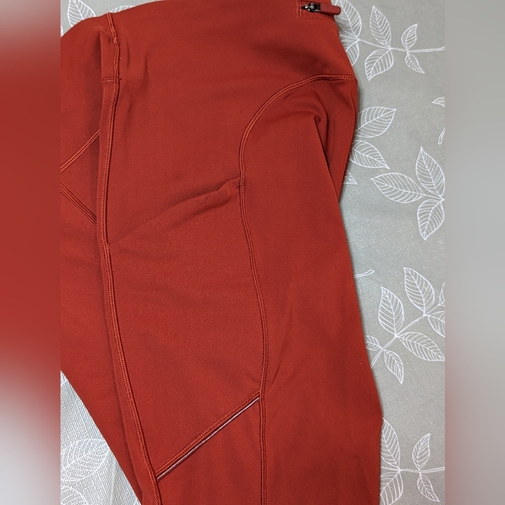 Lululemon yoga pants - Picture 4 of 4